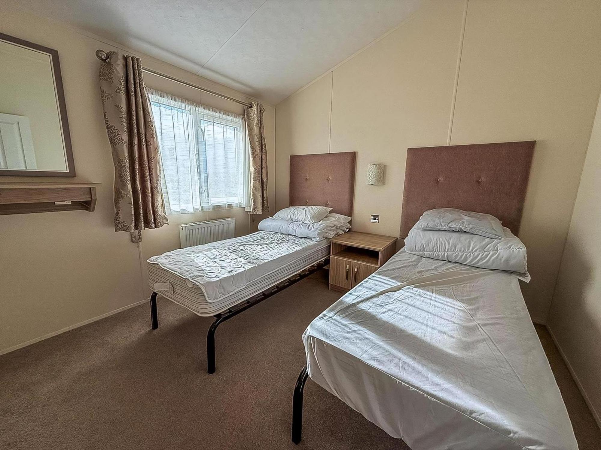 Luxury Lodge At Suffolk Sands Holiday Park Ref 45009Mv Felixstowe Exterior foto